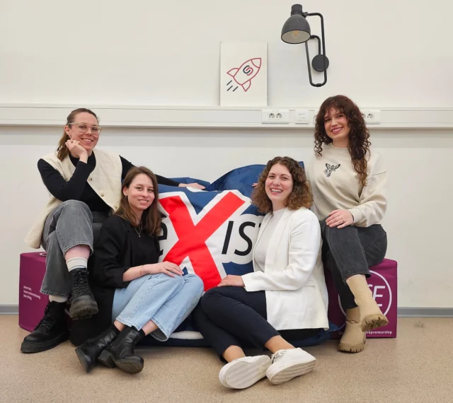 Ein spannendes Kapitel geht zu Ende: 
Durch das EXIST Women Programm konnte ich viele wertvolle Impulse für Büddelsack mitnehmen. Der Austausch mit anderen Gründerinnen und die Unterstützung durch das @zfe_kiel waren eine große Bereicherung. Danke für diese tolle Möglichkeit! ✨
#EXISTWomen #Gründen #StartupJourney #Büddelsack #zfekiel #Geschenkbeutel #NachhaltigSchenken #Geschenkverpackung #ZeroWaste #NachhaltigVerpacken #Umweltfreundlich #Wiederverwendbar #startupsh